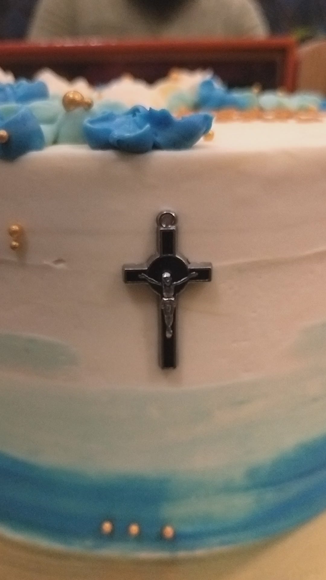 2kg Holy Communion Cake – White Buttercream Celebration Cake